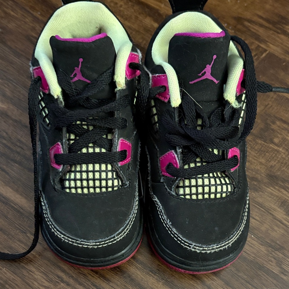 Air Jordan 4 Retro fushia and lime